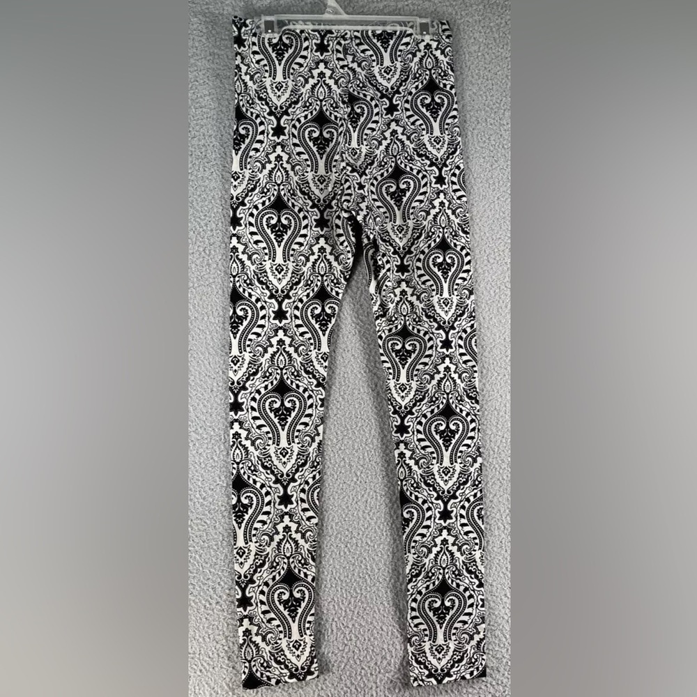 Forever 21 Black & White Paisley Leggings Activewear Medium